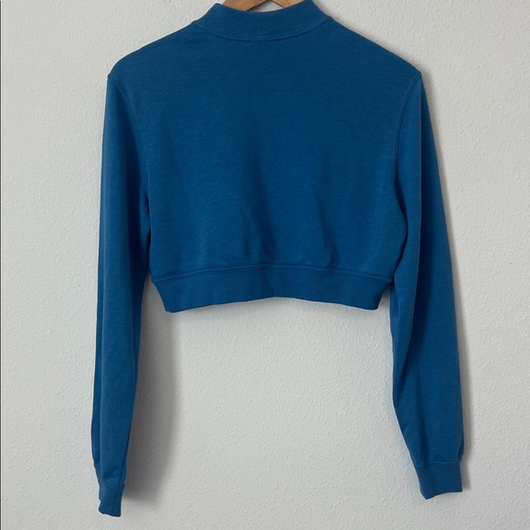 NIKE Blue Mock Neck Long Sleeve Crop Top - Picture 4 of 5